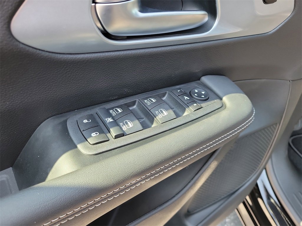 New 2026 Chrysler Pacifica Limited image 20