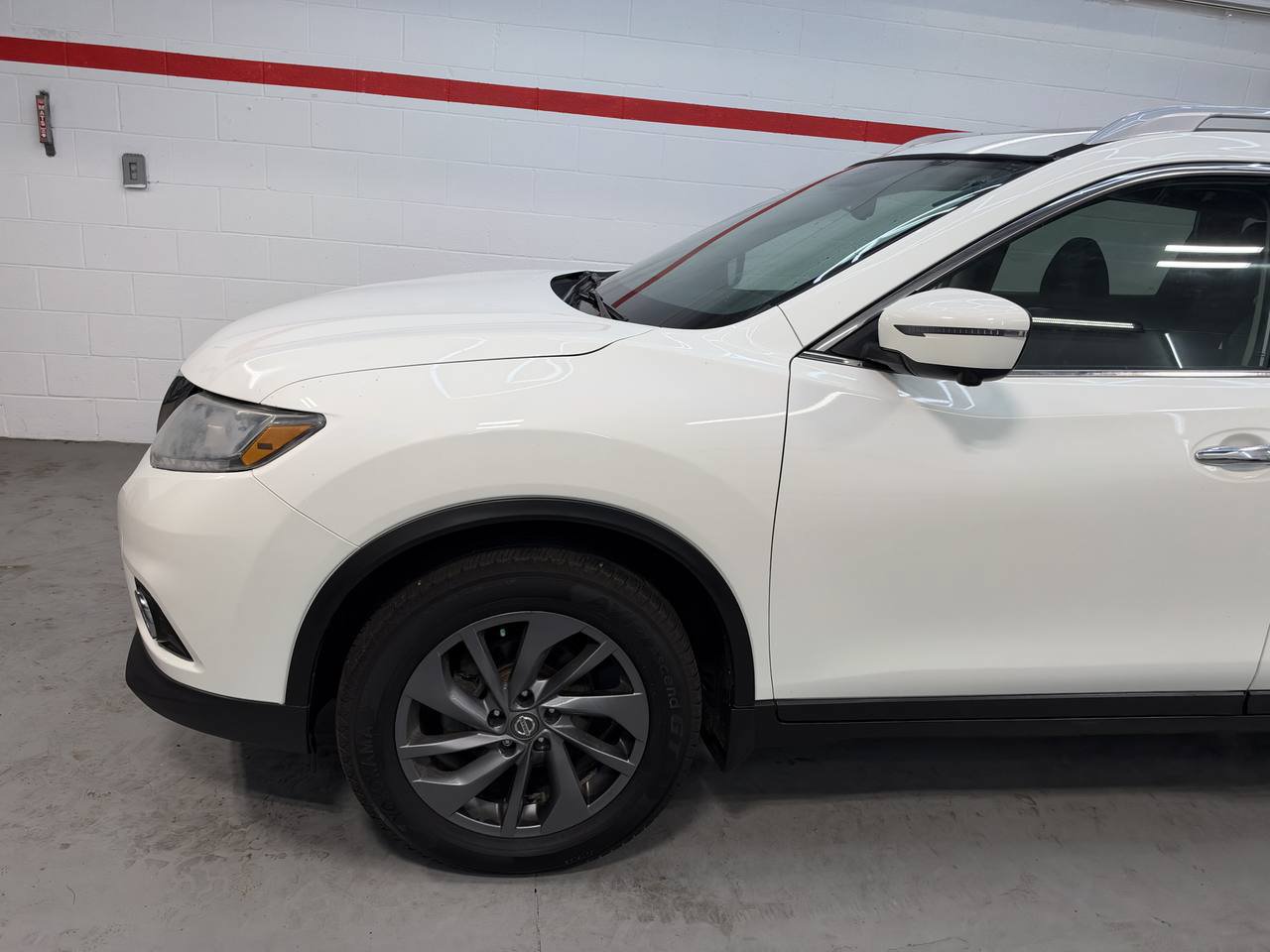 Used 2016 Nissan Rogue SL AWD/4WD image 3