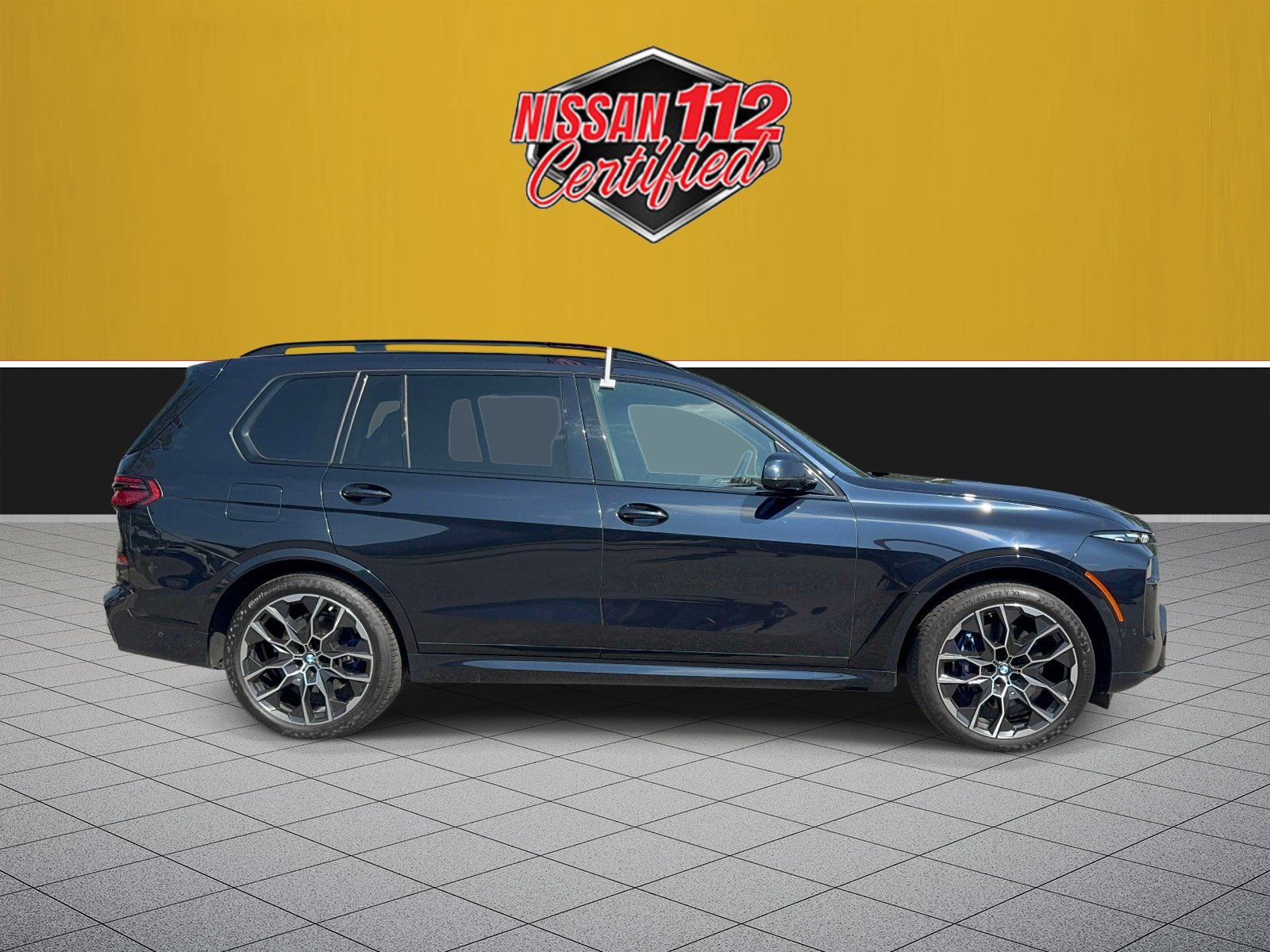 Used 2023 BMW X7 xDrive40i w/ M Sport Package AWD/4WD image 4