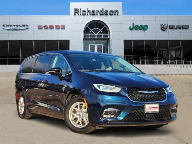 Certified 2024 Chrysler Pacifica Touring-L image 1