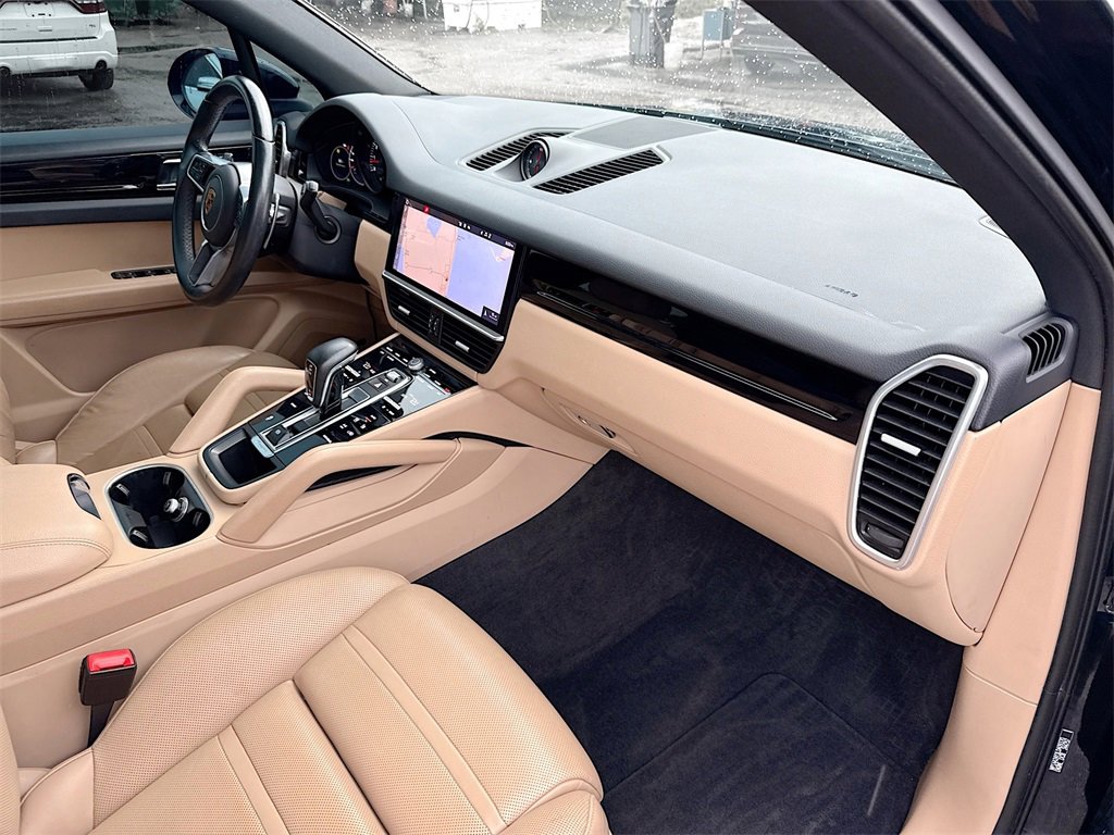 Used 2020 Porsche Cayenne image 33