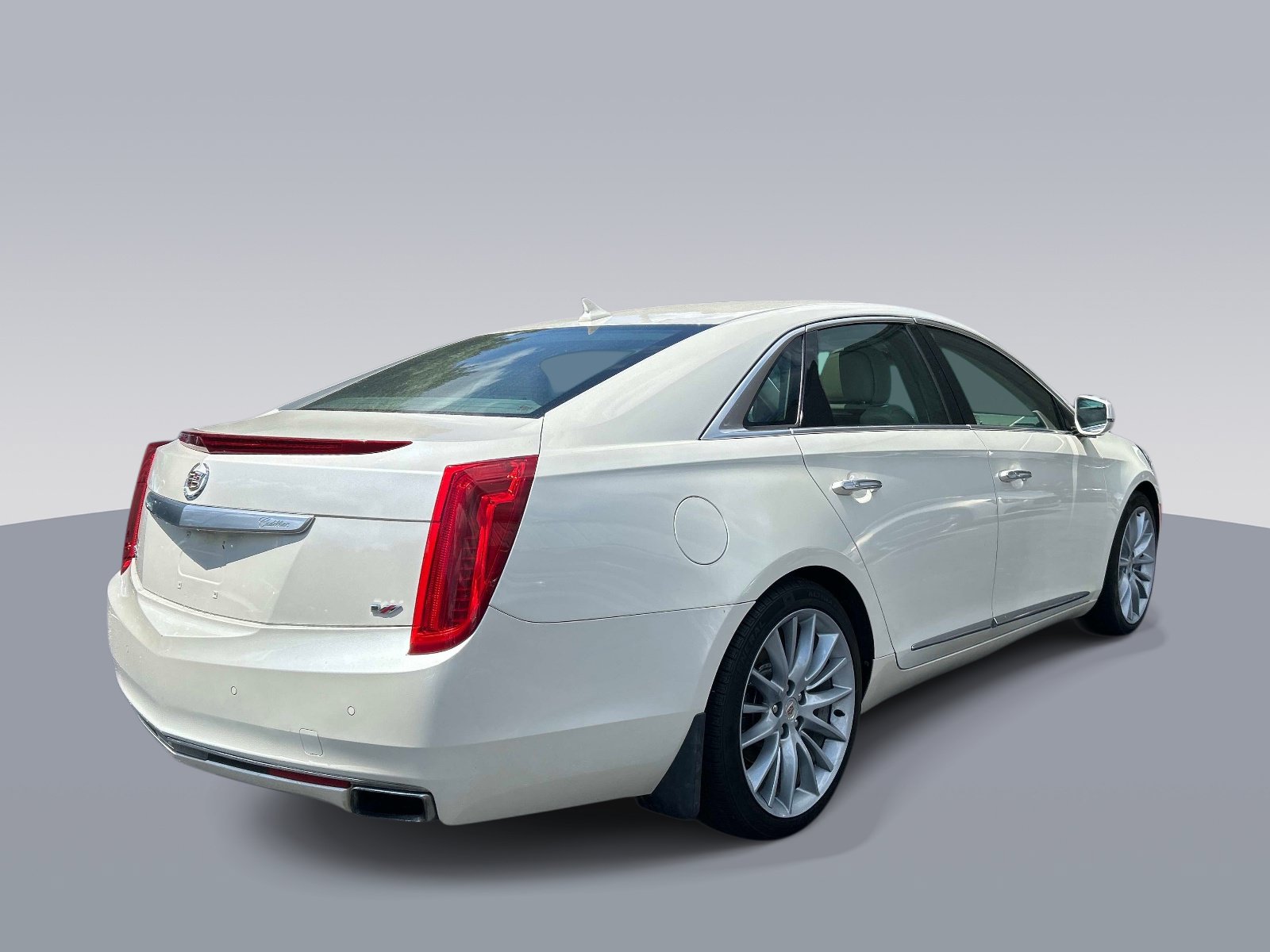 Used 2014 Cadillac XTS Platinum AWD/4WD image 3