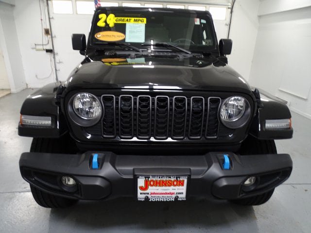 Certified 2024 Jeep Wrangler Unlimited w/ Convenience Group AWD/4WD image 22
