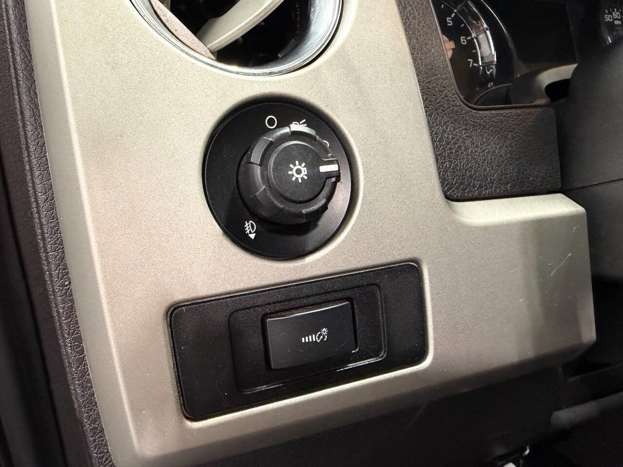 Used 2012 Ford F150 Lariat w/ Lariat Chrome Pkg AWD/4WD image 25