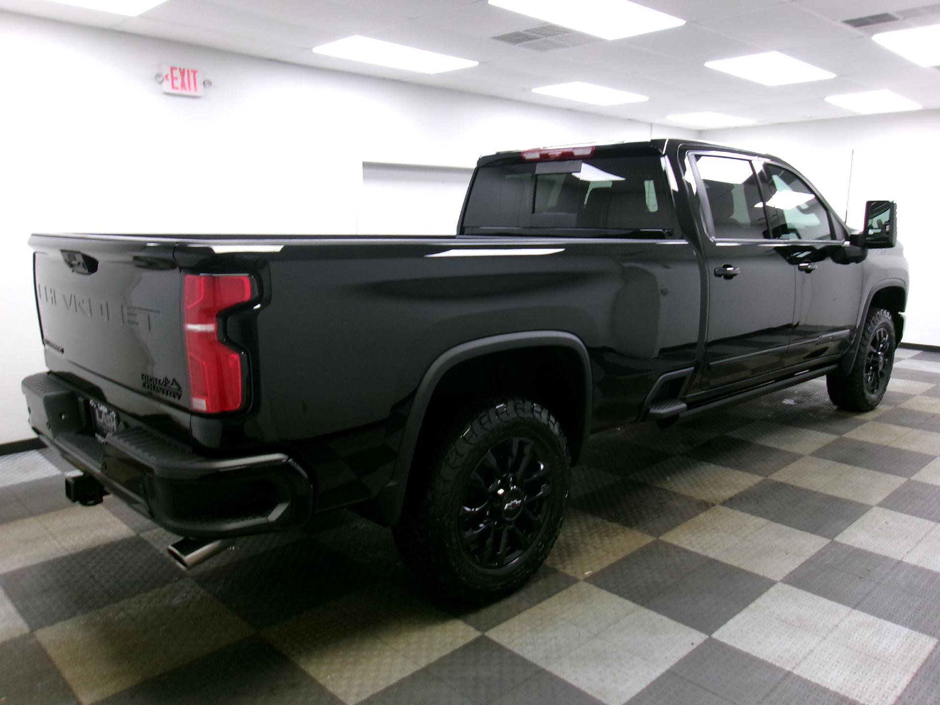 New 2026 Chevrolet Silverado 2500 High Country w/ Midnight Edition AWD/4WD image 12