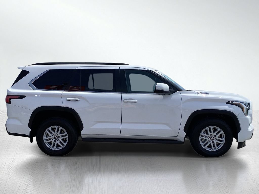 Certified 2025 Toyota Sequoia SR5 AWD/4WD image 10