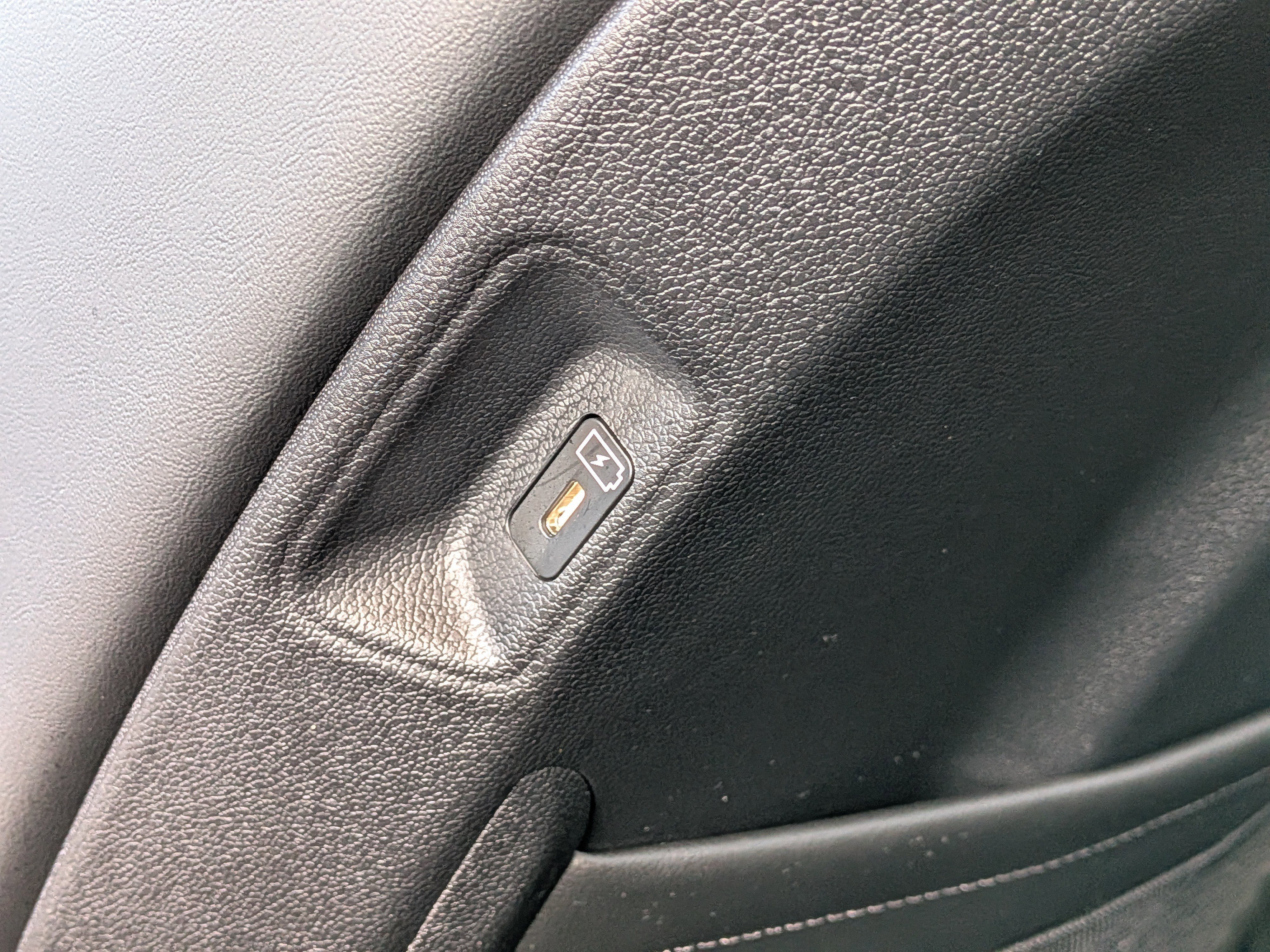 Certified 2025 Kia Sorento S image 19