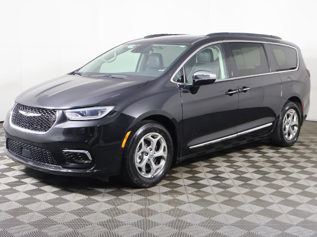 Used 2023 Chrysler Pacifica Limited image 11