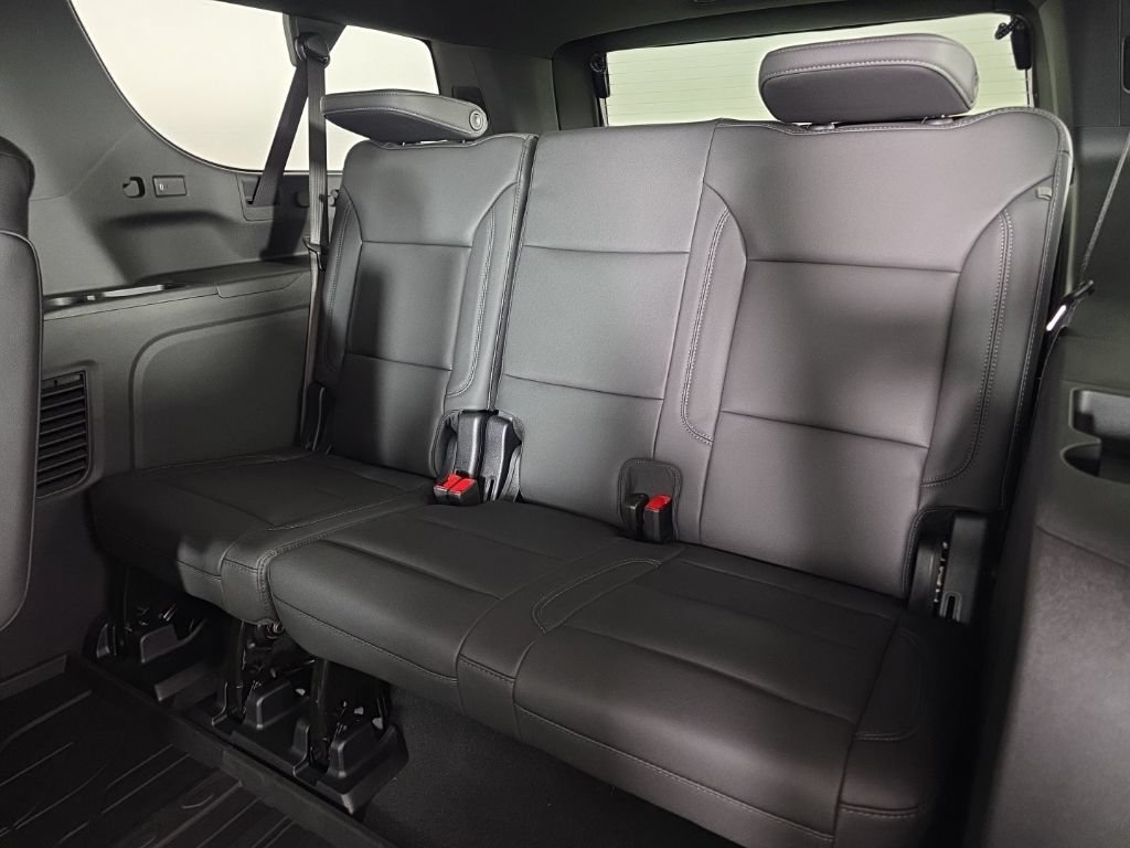 New 2026 Chevrolet Suburban LT w/ Comfort Package AWD/4WD image 27