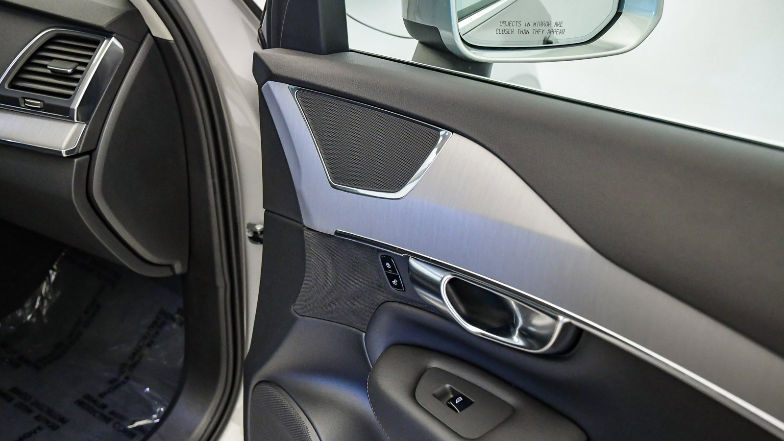 Certified 2025 Volvo XC90 B5 Core image 18