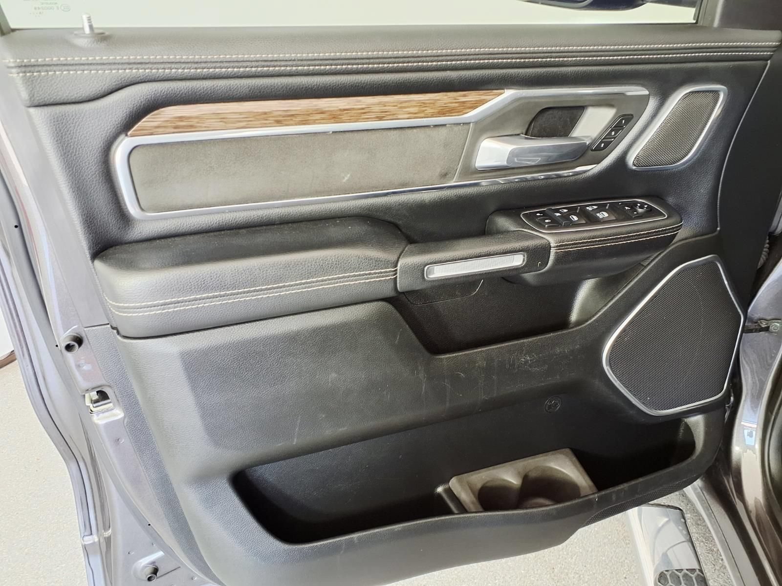 Used 2020 RAM 1500 Laramie AWD/4WD image 13