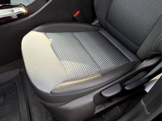 Used 2025 Chevrolet Trax LT FWD image 15