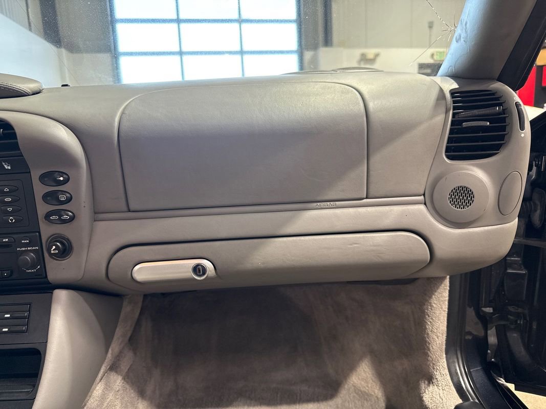 Used 2004 Porsche 911 Carrera image 93