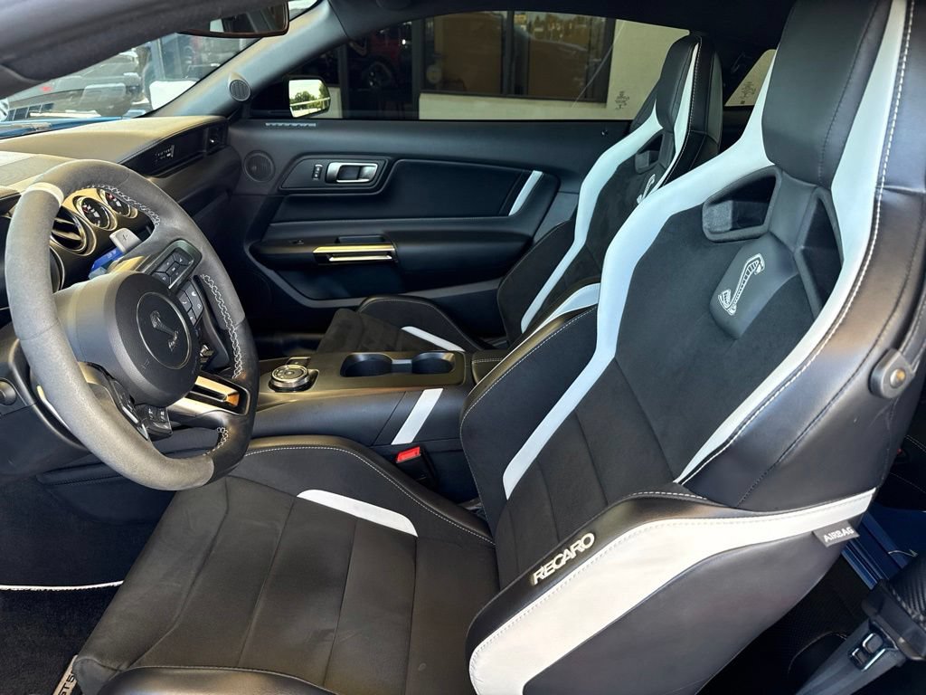 Used 2022 Ford Mustang Shelby GT500 w/ Technology Package RWD image 11