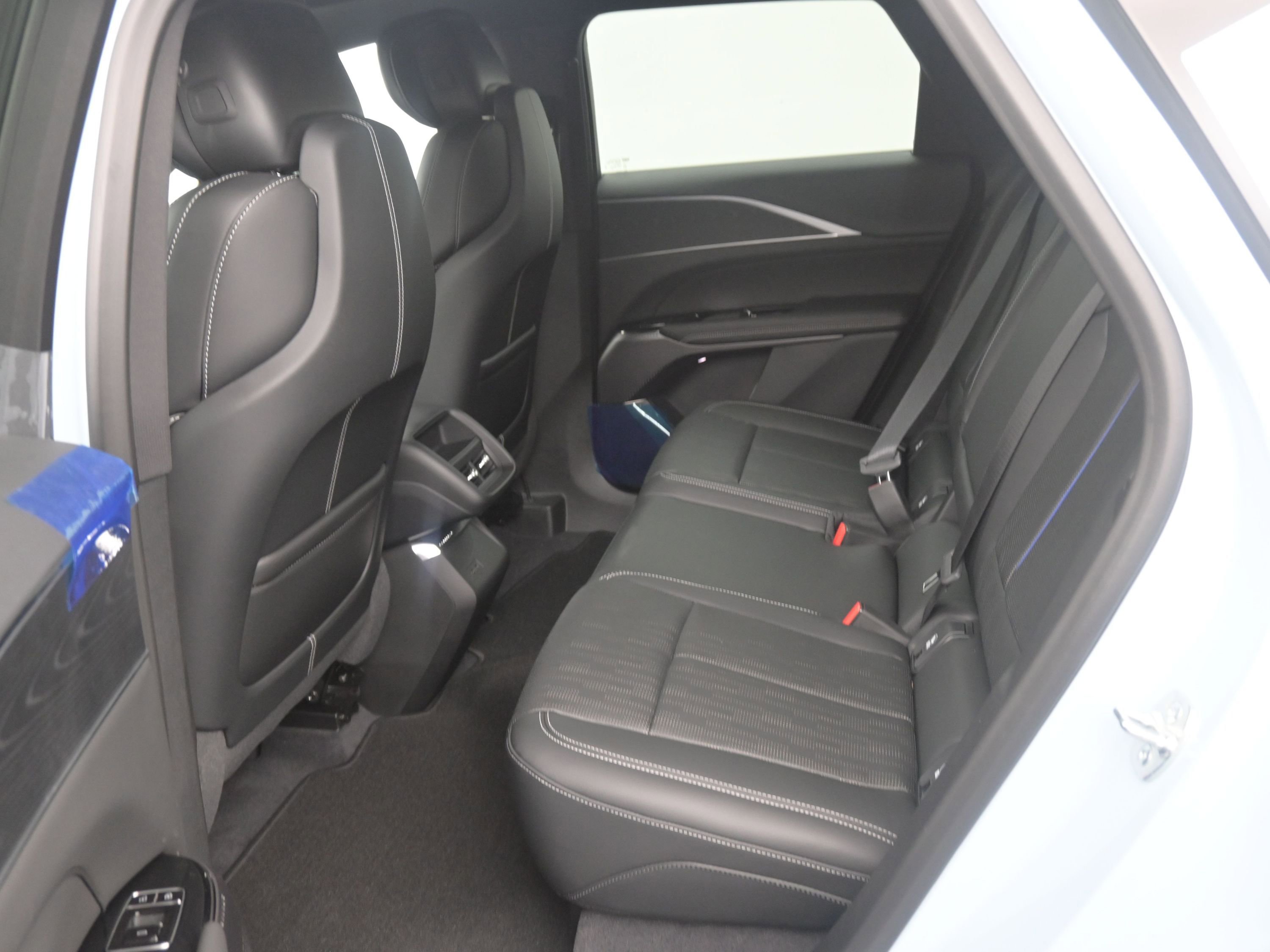 New 2026 Cadillac Lyriq Sport image 9