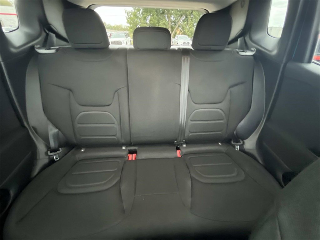 Used 2021 Jeep Renegade Latitude image 27