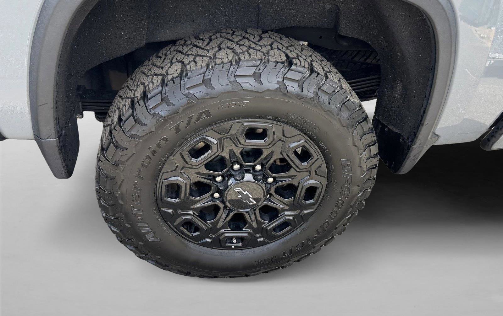 Used 2024 Chevrolet Silverado 2500 LTZ w/ LTZ Plus Package AWD/4WD image 8