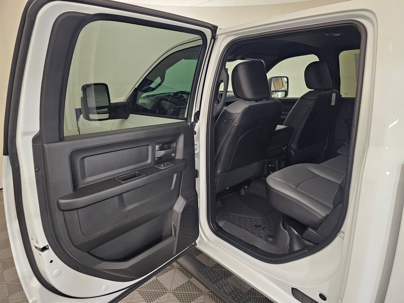 New 2026 RAM 3500 Tradesman AWD/4WD image 21