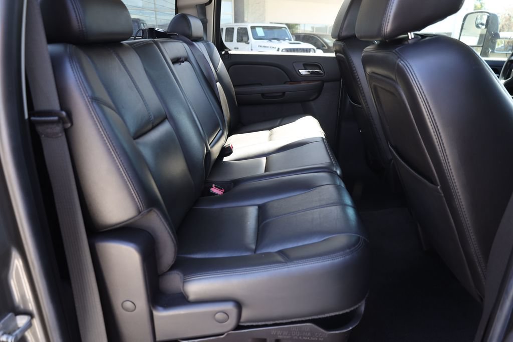 Used 2007 Chevrolet Silverado 2500 LTZ w/ Safety Package AWD/4WD image 17