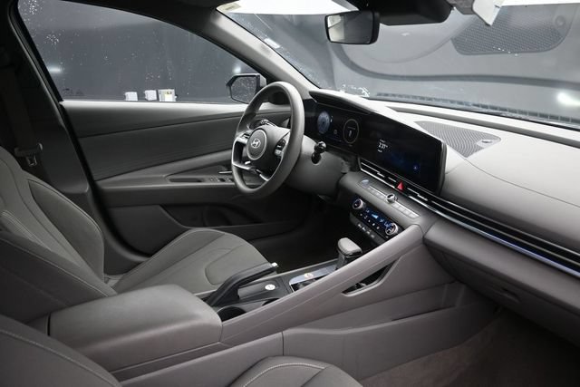 Used 2024 Hyundai Elantra SEL FWD image 37