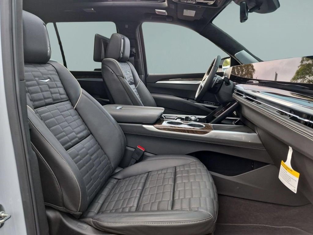 Certified 2026 Cadillac Escalade Platinum Sport w/ LPO, ONYX Package AWD/4WD image 27