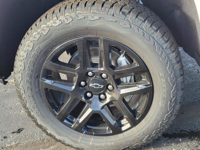 New 2026 Chevrolet Silverado 1500 LT Trail Boss w/ LPO, Dark Essentials Package AWD/4WD image 5