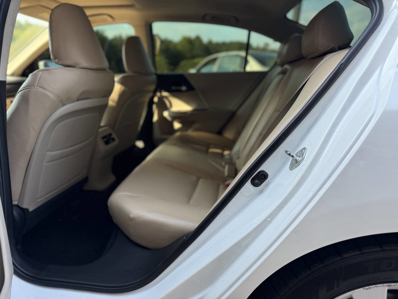 Used 2015 Honda Accord EX image 17