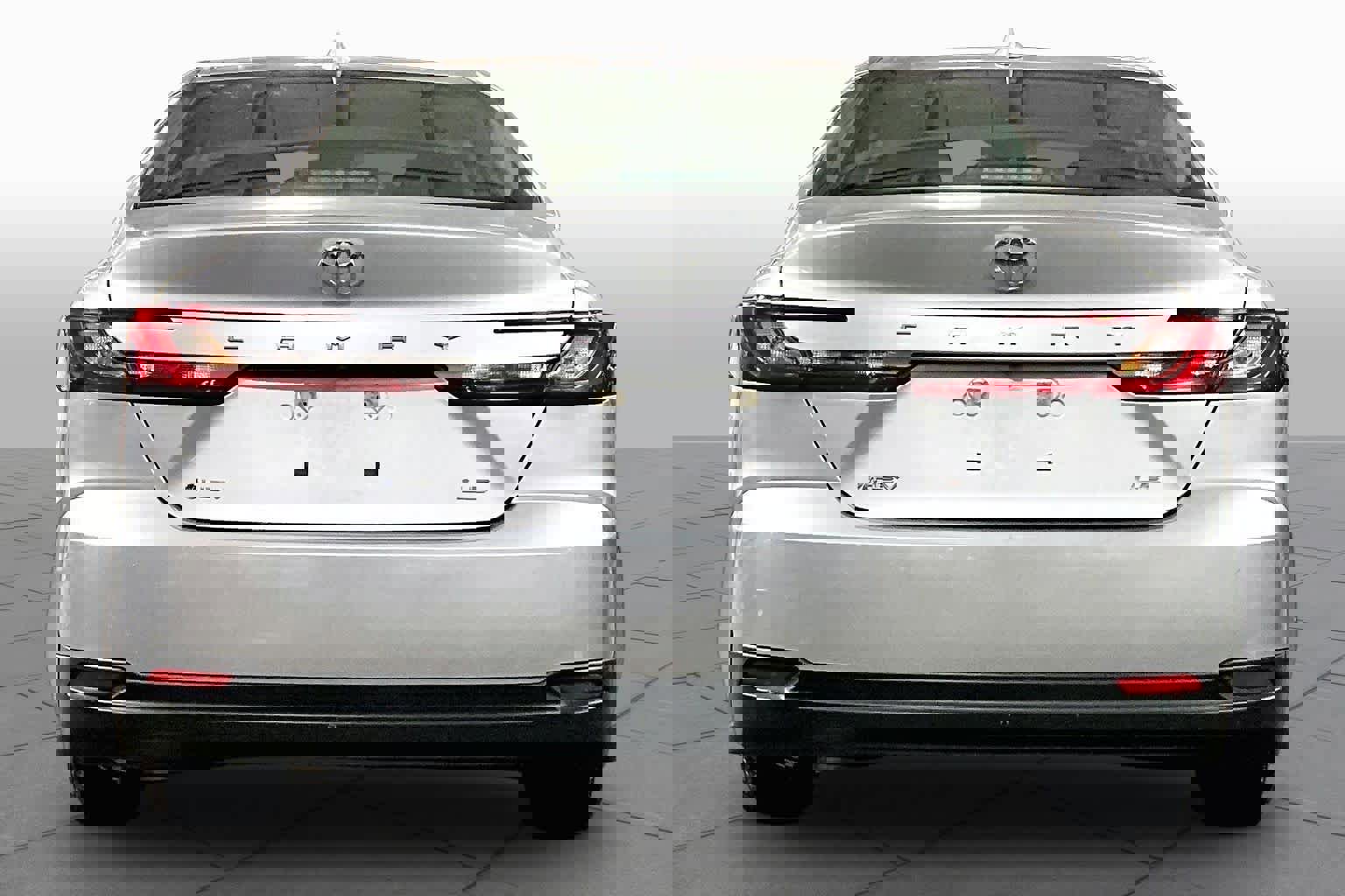 Used 2025 Toyota Camry LE image 5