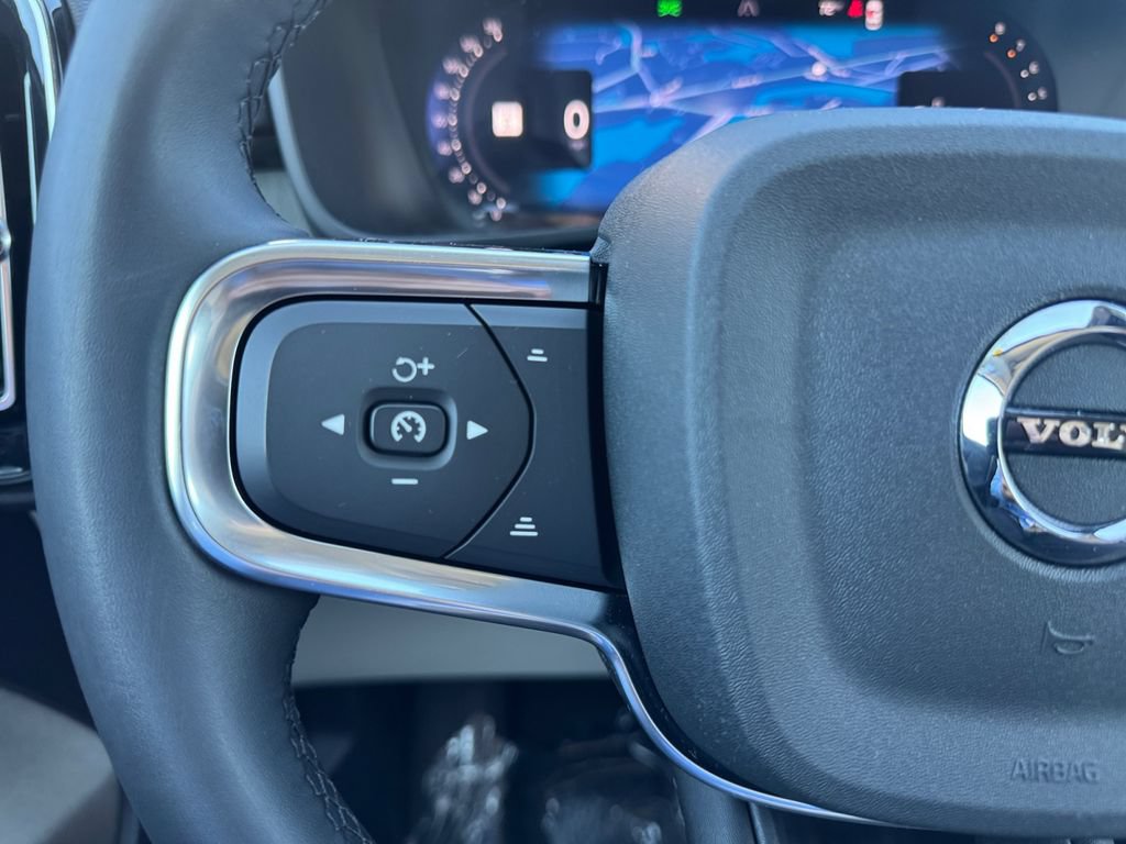 Certified 2024 Volvo XC40 B5 Ultimate w/ Climate Package AWD/4WD image 17