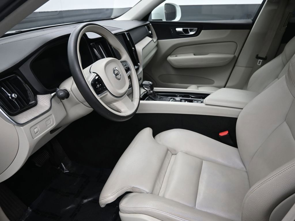 Used 2018 Volvo XC60 T5 Inscription w/ Convenience Package image 10