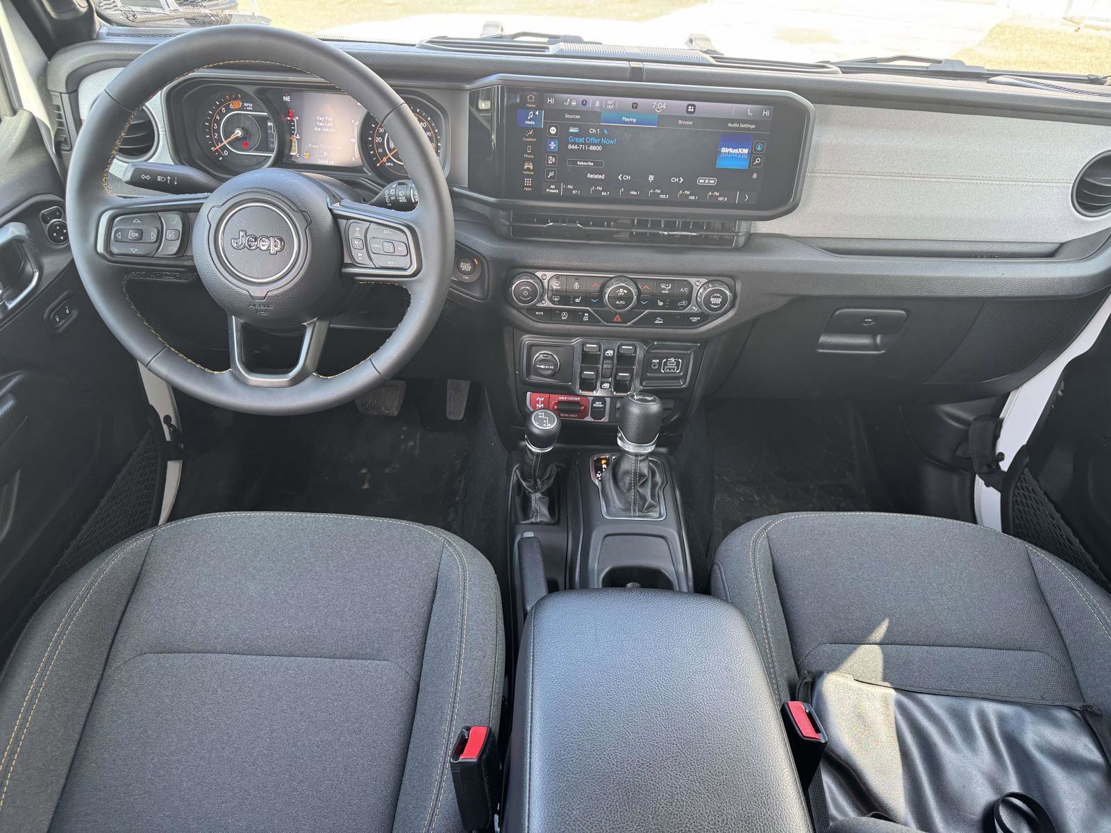Used 2024 Jeep Wrangler Unlimited Sport AWD/4WD image 2