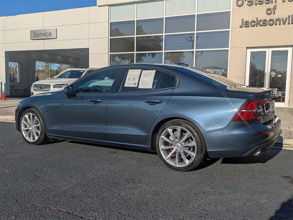 Used 2020 Volvo S60 T5 Momentum image 4