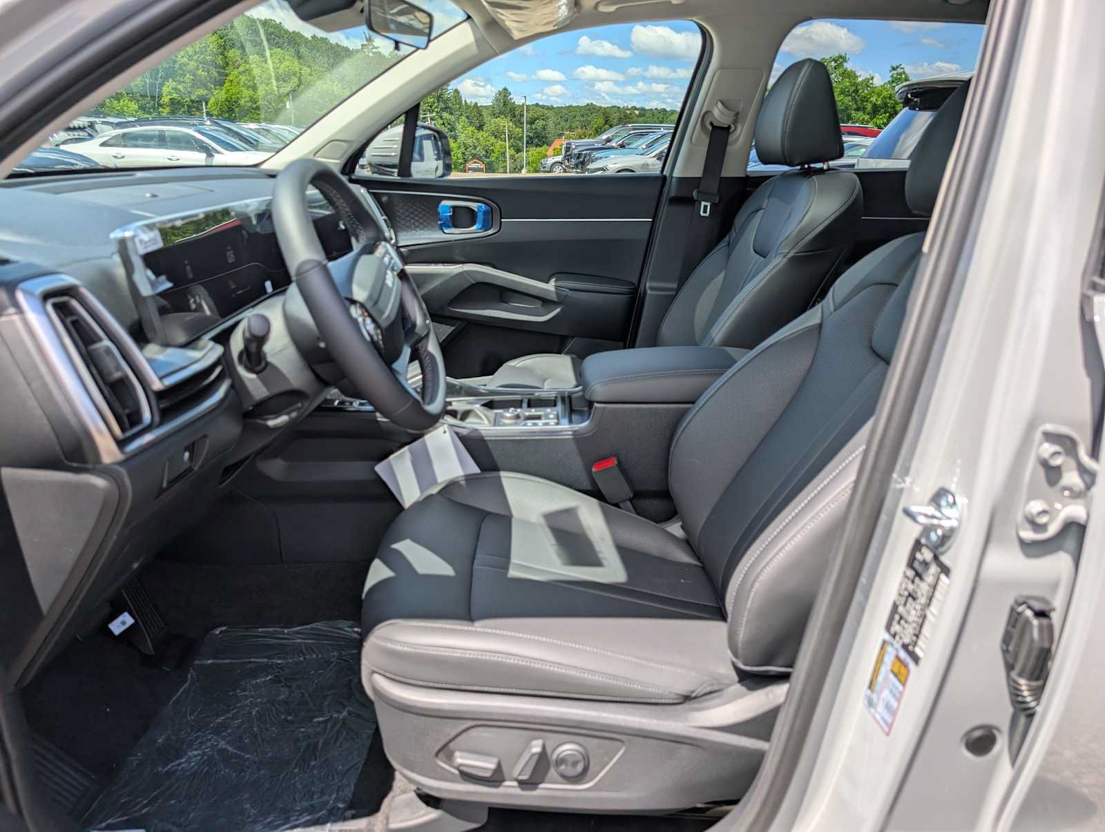 New 2026 Kia Sorento S AWD/4WD image 4