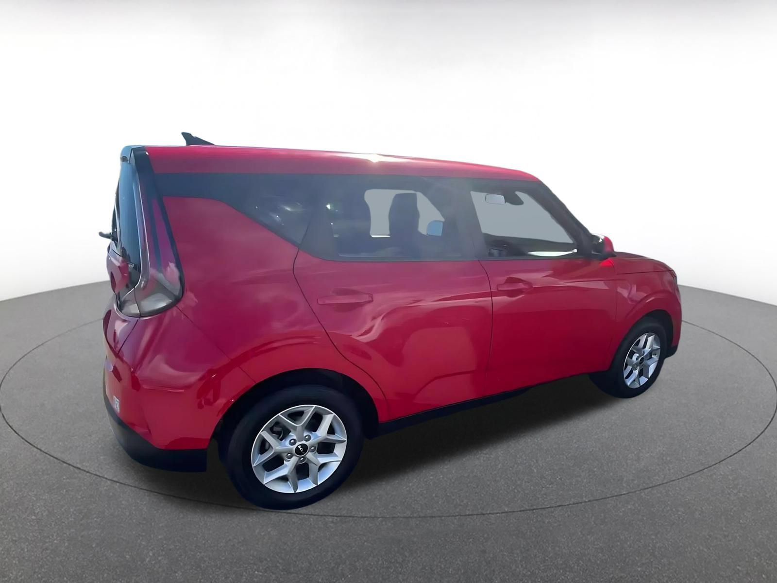 Used 2025 Kia Soul LX w/ LX Technology Package FWD image 13