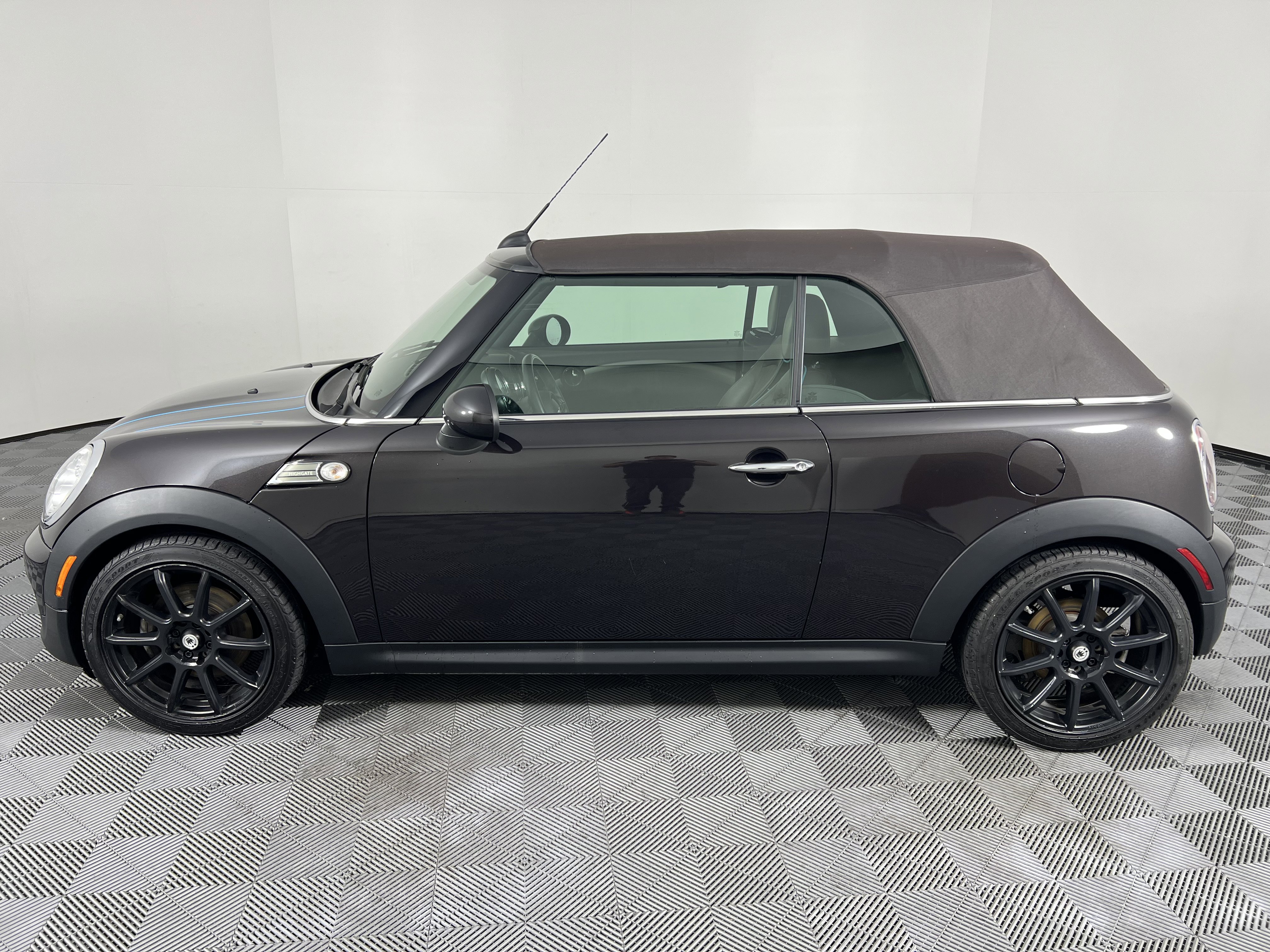 Used 2014 MINI Cooper S image 11