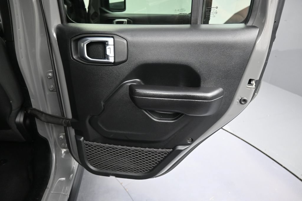 Used 2021 Jeep Gladiator Mojave w/ Auxiliary Switch Group AWD/4WD image 21