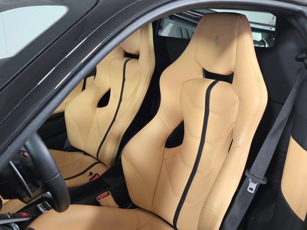 Used 2017 Ferrari 488 GTB RWD image 17