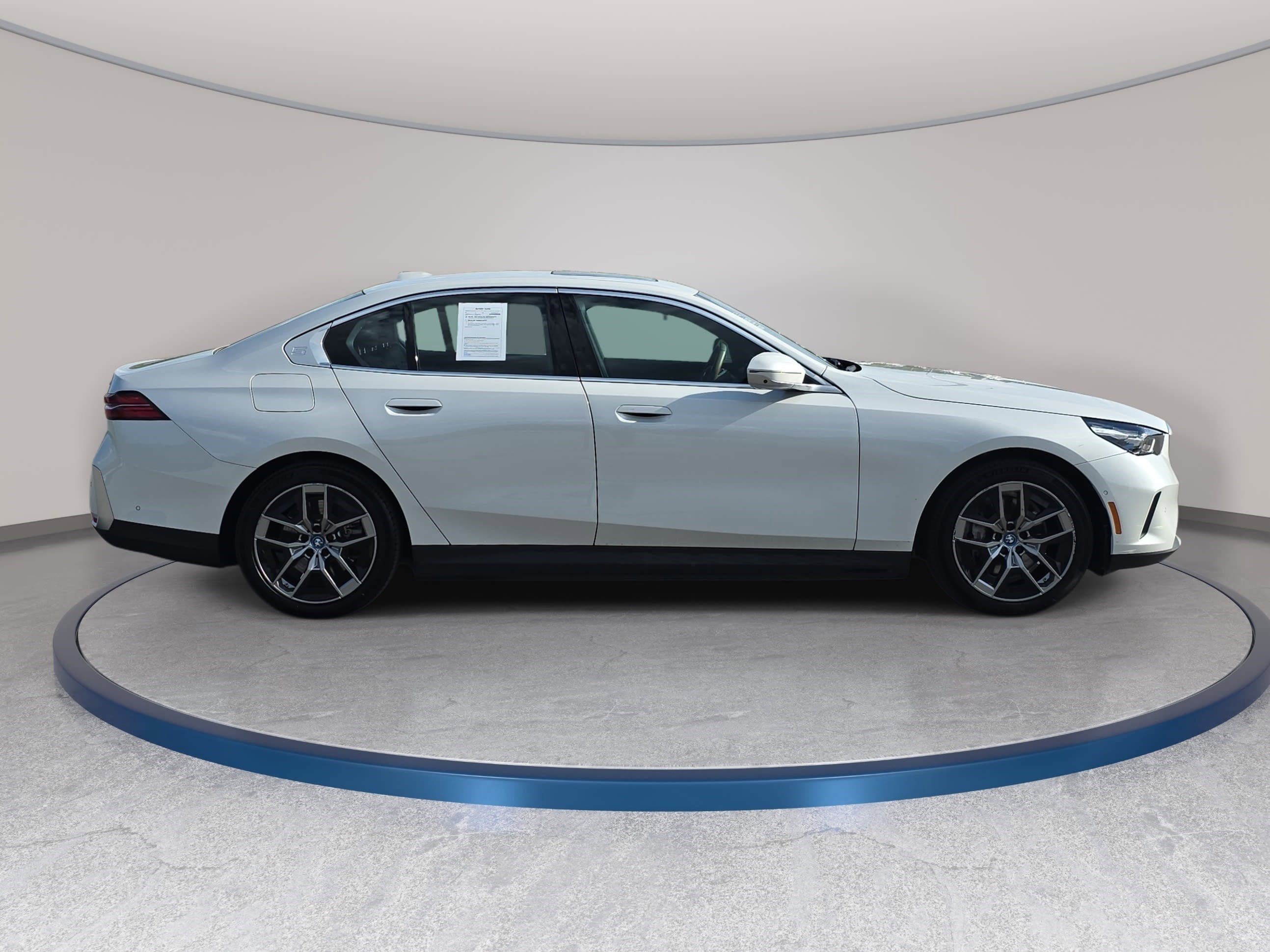 Used 2024 BMW i5 eDrive40i w/ Premium Package RWD image 4
