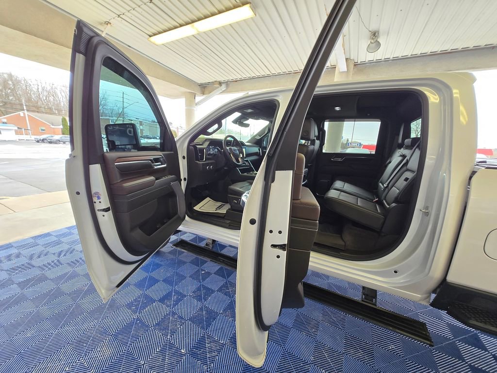 Used 2024 GMC Sierra 3500 Denali w/ Denali Reserve Package image 21
