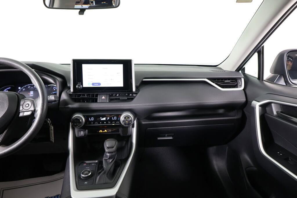 Used 2023 Toyota RAV4 LE image 29