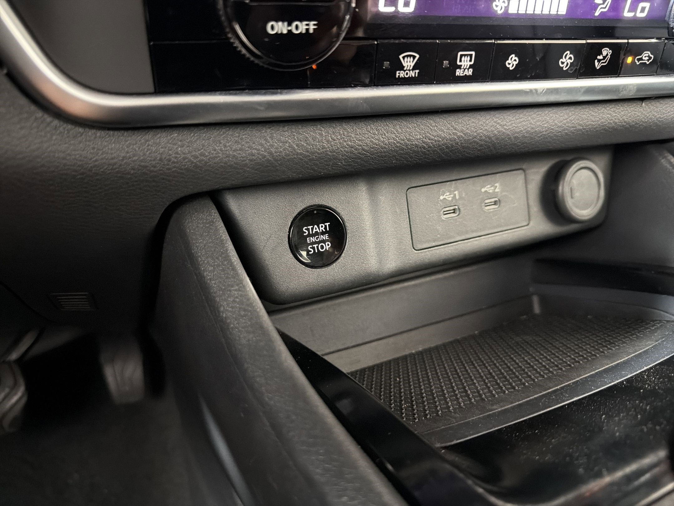 Used 2025 Nissan Rogue SV FWD image 25