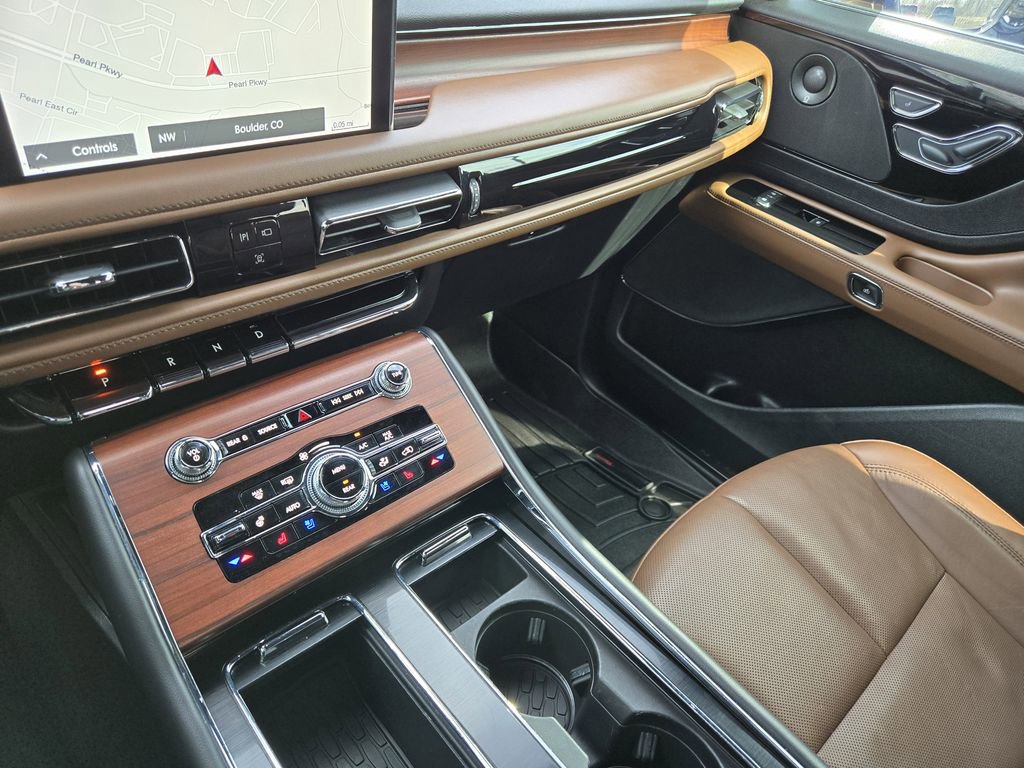 Used 2022 Lincoln Aviator Reserve w/ Equipment Group 201A image 14