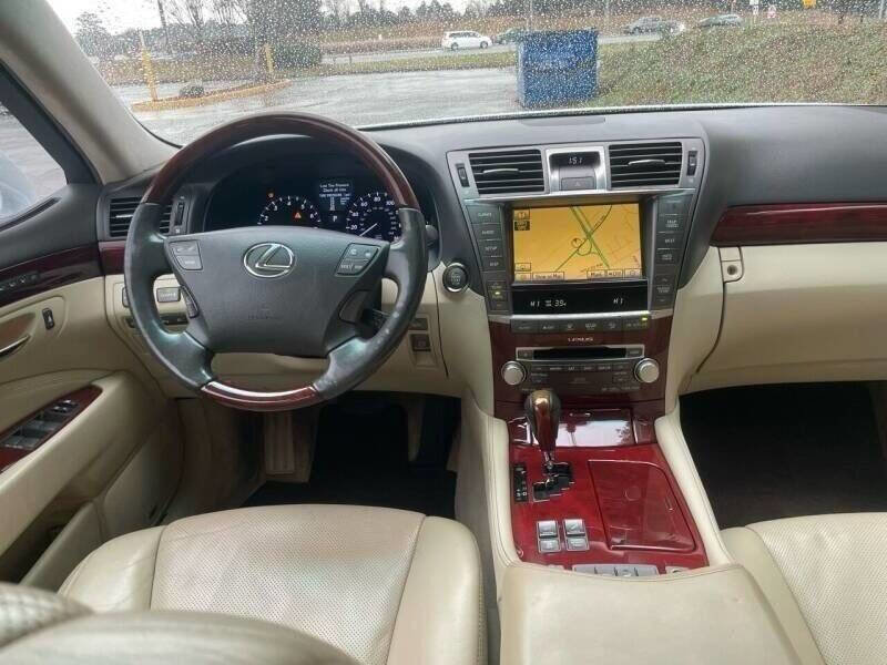 Used 2010 Lexus LS 460 L image 3