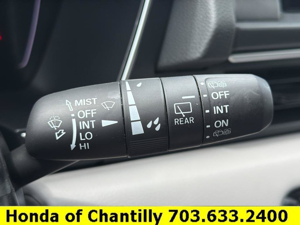 Certified 2025 Honda Pilot Touring image 11