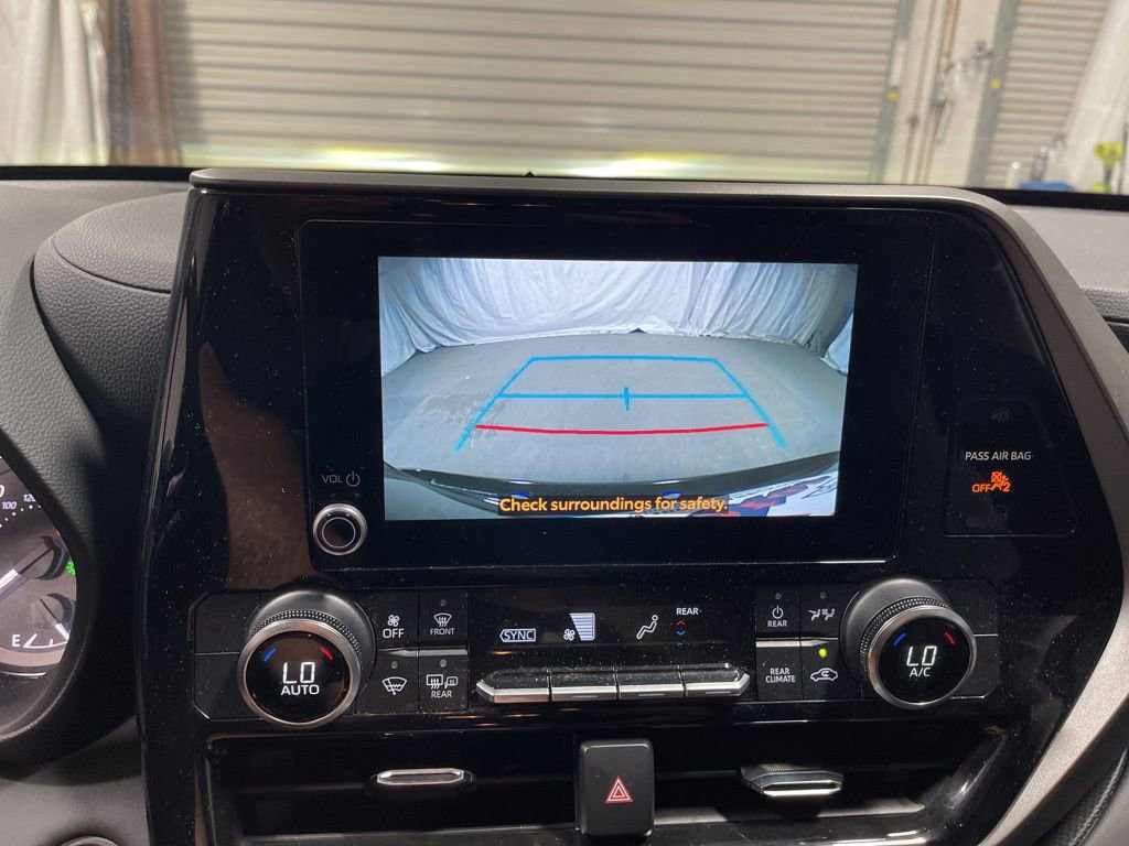 Used 2024 Toyota Highlander XLE image 30