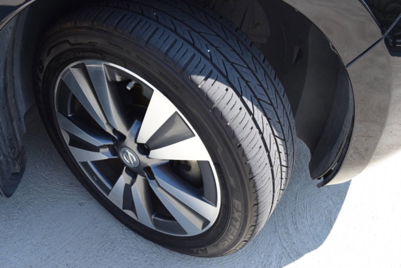 Used 2015 Nissan Leaf SL w/ Premium Package image 3