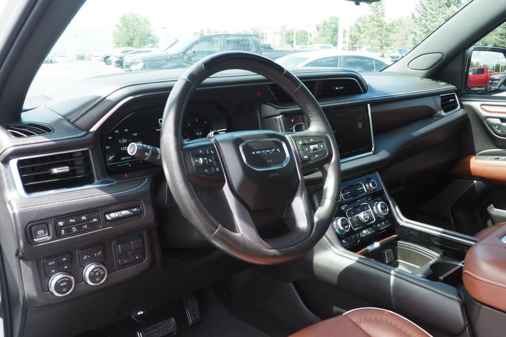 Used 2023 GMC Yukon Denali Ultimate AWD/4WD image 12