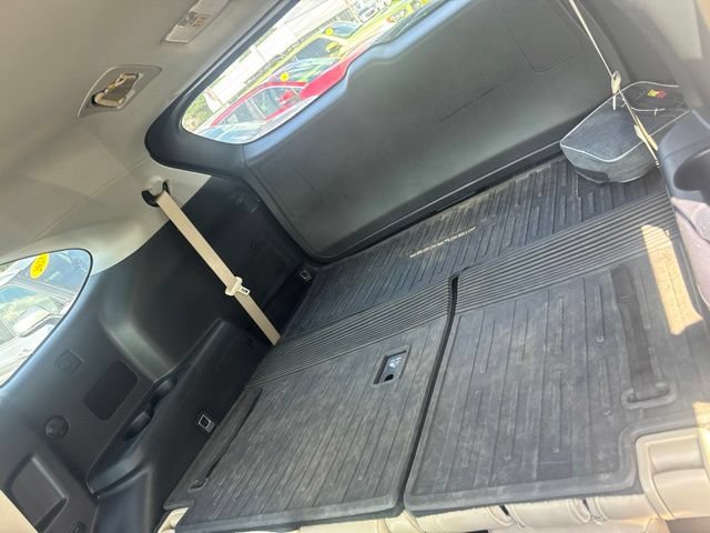 Used 2021 Toyota Highlander XLE AWD/4WD image 14