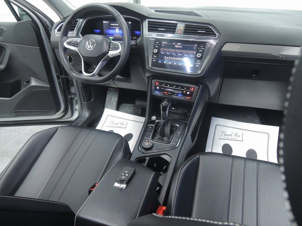 Used 2022 Volkswagen Tiguan SE image 40