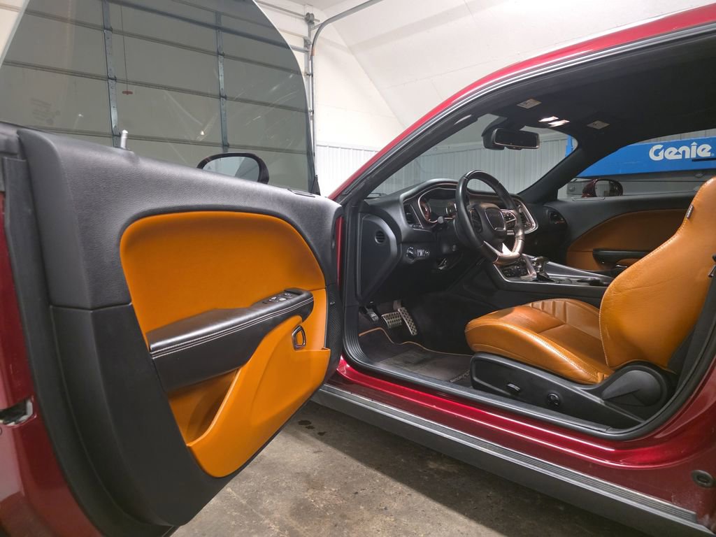 Used 2018 Dodge Challenger SRT Hellcat RWD image 25
